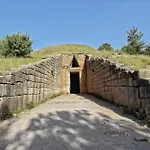 Aura House Koutsopodhi