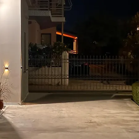 Aura House * Koutsopodhi