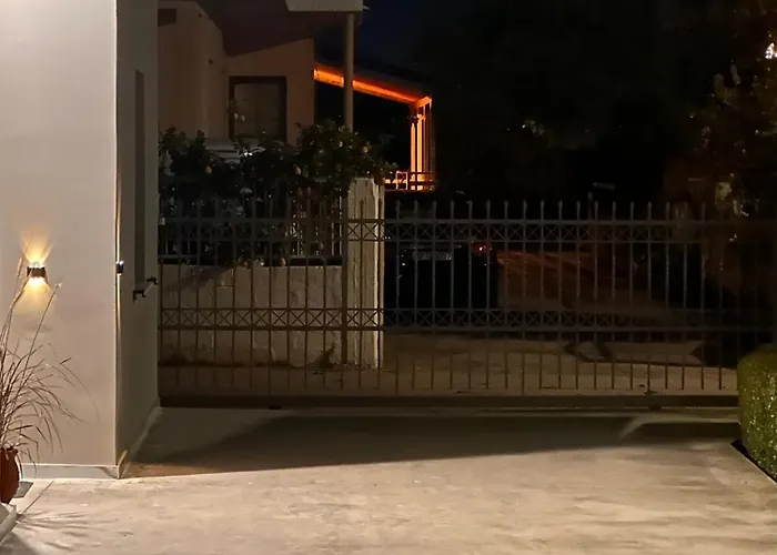 Aura House * Koutsopodhi